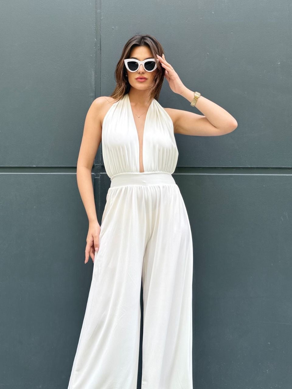 Beyaz Saten Görünümlü Halter Yaka Tulum