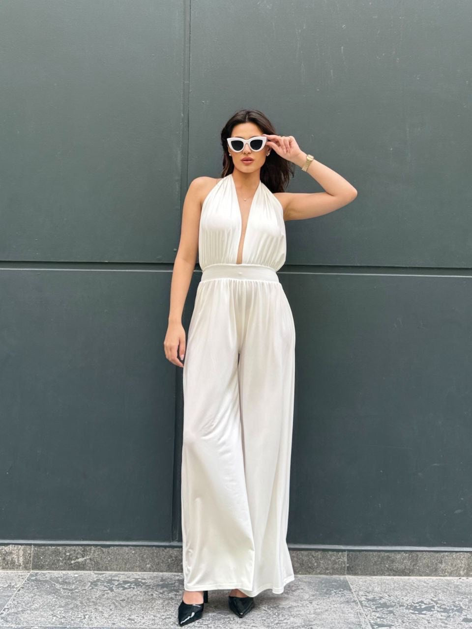 Beyaz Saten Görünümlü Halter Yaka Tulum