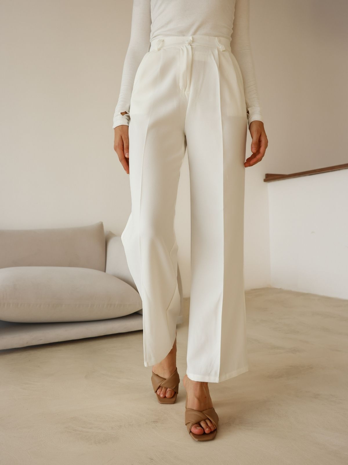 Yüksek Bel Keten Pantolon – Şık ve Dökümlü Tasarım