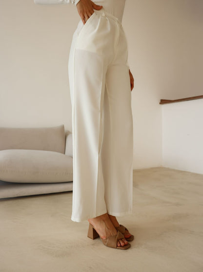 Yüksek Bel Keten Pantolon – Şık ve Dökümlü Tasarım