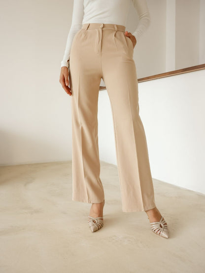 Yüksek Bel Keten Pantolon – Şık ve Dökümlü Tasarım