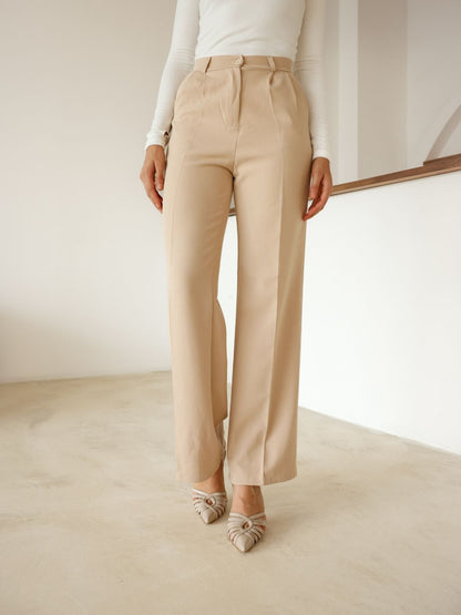 Yüksek Bel Keten Pantolon – Şık ve Dökümlü Tasarım