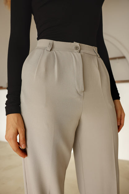 Yüksek Bel Keten Pantolon – Şık ve Dökümlü Tasarım